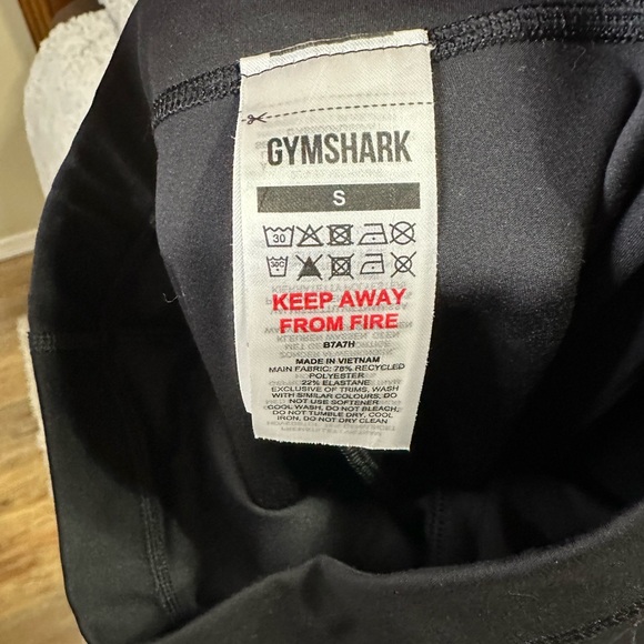 SOLD Gymshark Flare Leggings - Picture 5 of 7